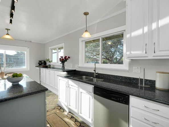 27956 Edgecliff Way, Hayward CA 94542