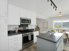 27956 Edgecliff Way, Hayward CA 94542