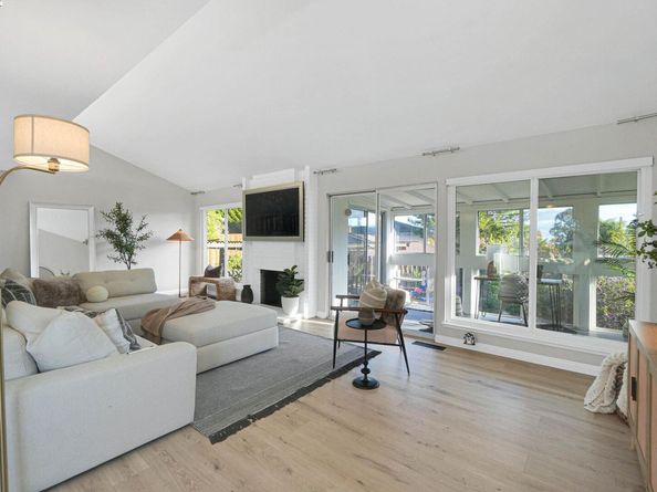 27956 Edgecliff Way, Hayward CA 94542