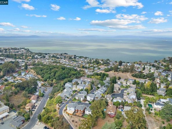 624 Primrose Ter, Pinole CA 94564