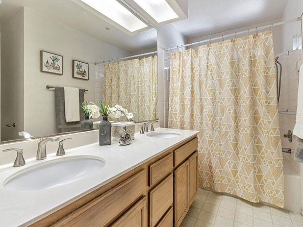 385 Kensington Cmn, Livermore CA 94551
