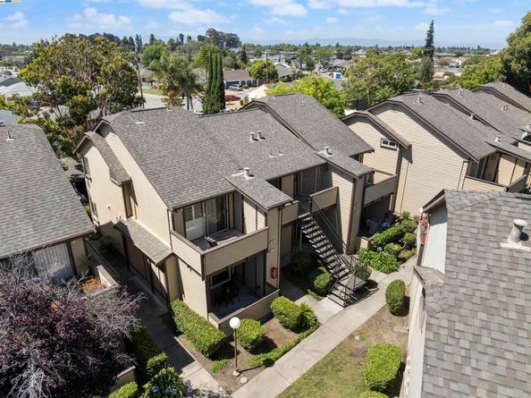 585 Majestic Way, San Leandro CA 94578