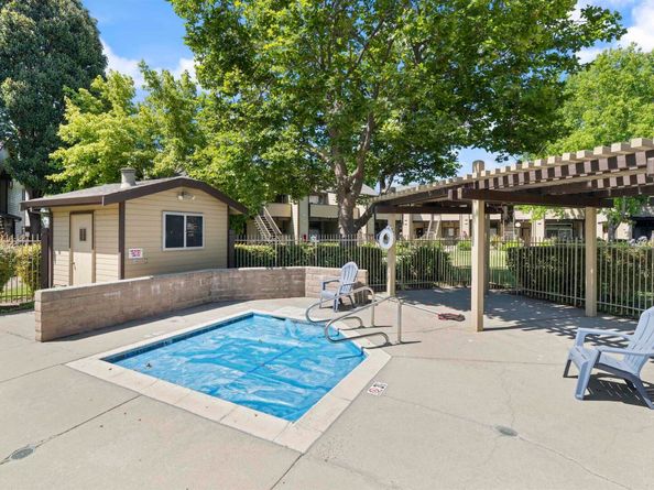 585 Majestic Way, San Leandro CA 94578