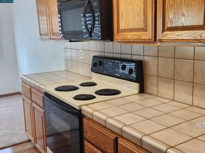 21109 Gary Dr 303, Hayward CA 94546