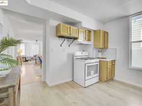 3830 Clarke St, Oakland CA 94609