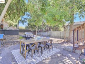 3830 Clarke St, Oakland CA 94609