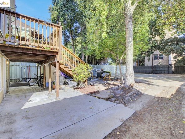 3830 Clarke St, Oakland CA 94609