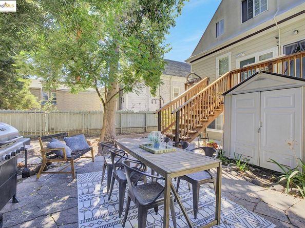 3830 Clarke St, Oakland CA 94609