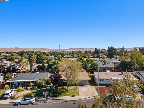 1241 Hibiscus Way, Livermore CA 94551