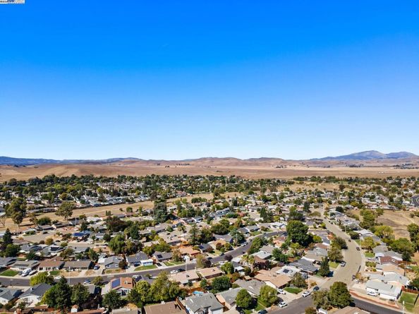 1241 Hibiscus Way, Livermore CA 94551