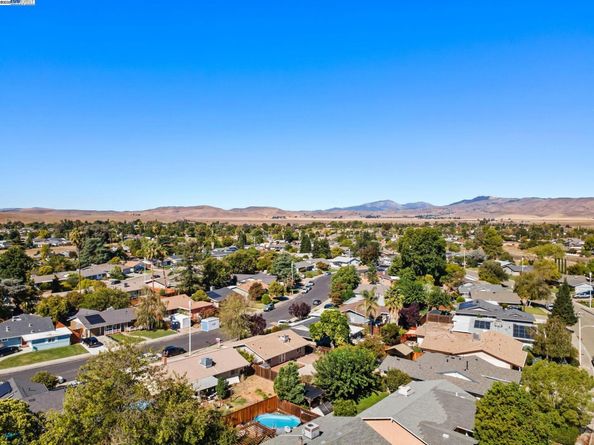 1241 Hibiscus Way, Livermore CA 94551