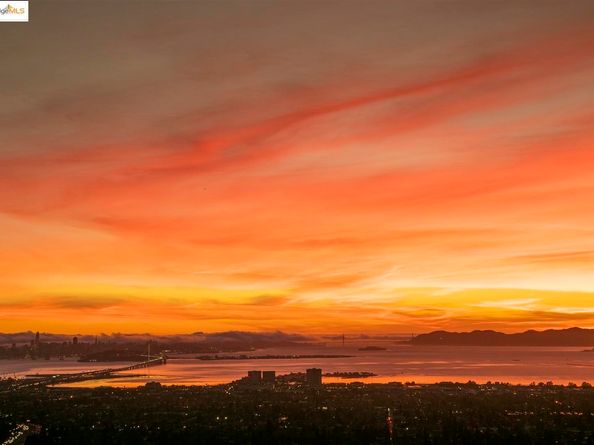 23 Binnacle HL, Oakland CA 94618