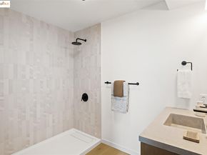 23 Binnacle HL, Oakland CA 94618