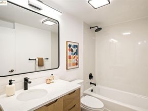 23 Binnacle HL, Oakland CA 94618