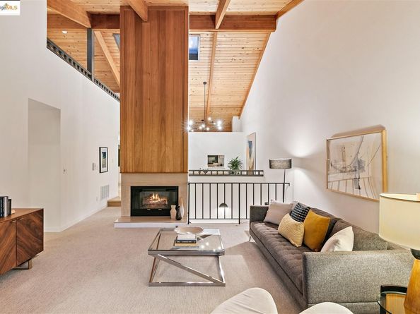 23 Binnacle HL, Oakland CA 94618