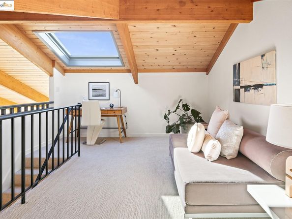 23 Binnacle HL, Oakland CA 94618