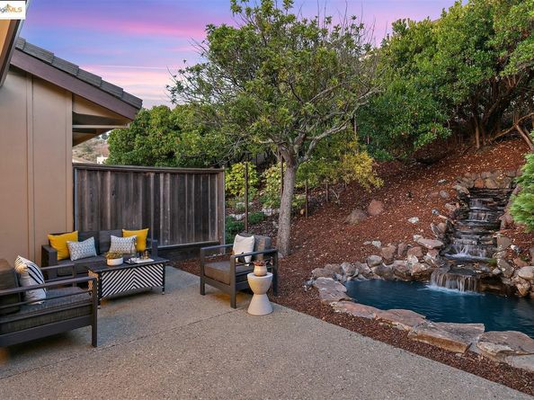 23 Binnacle HL, Oakland CA 94618