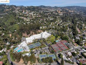 23 Binnacle HL, Oakland CA 94618