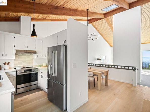 23 Binnacle HL, Oakland CA 94618