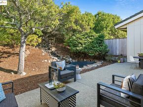 23 Binnacle HL, Oakland CA 94618