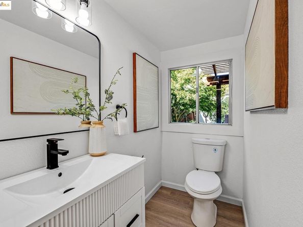 4267 Montgomery Street, Oakland CA 94611
