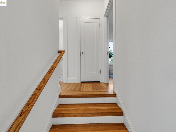 4267 Montgomery Street, Oakland CA 94611