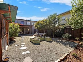 4267 Montgomery Street, Oakland CA 94611