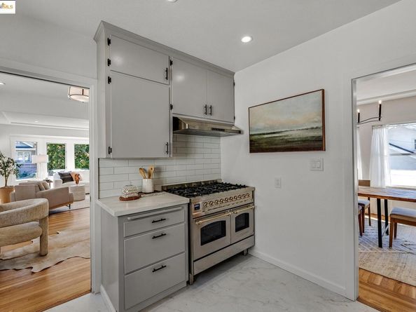 4267 Montgomery Street, Oakland CA 94611