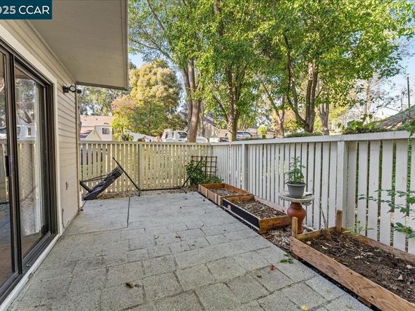 2552 Treeside Way, Richmond CA 94806