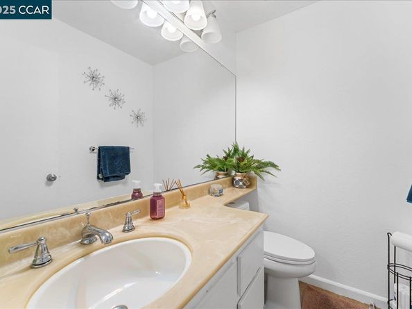 2552 Treeside Way, Richmond CA 94806