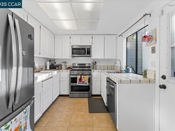 2552 Treeside Way, Richmond CA 94806