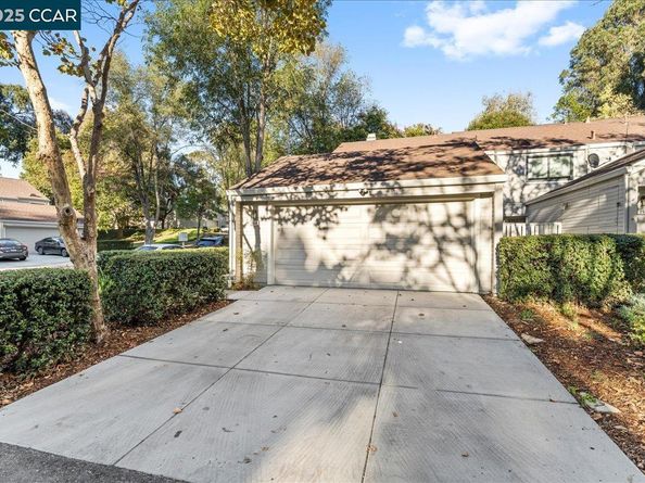 2552 Treeside Way, Richmond CA 94806