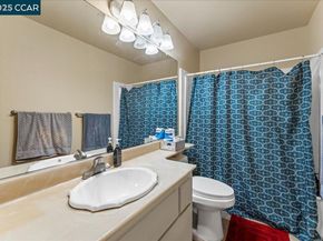 2552 Treeside Way, Richmond CA 94806
