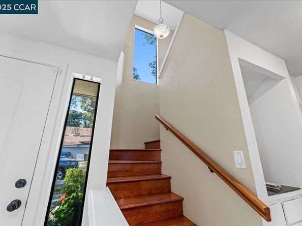 2552 Treeside Way, Richmond CA 94806