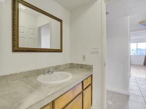 400 Davis 301, San Leandro CA 94577