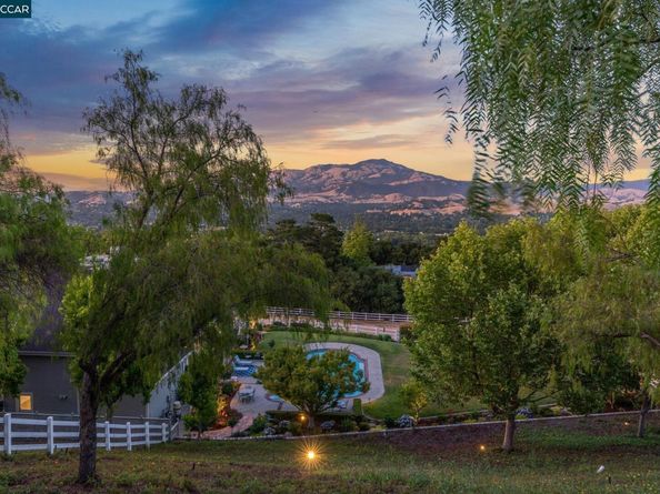 555 Highland Dr, Danville CA 94526