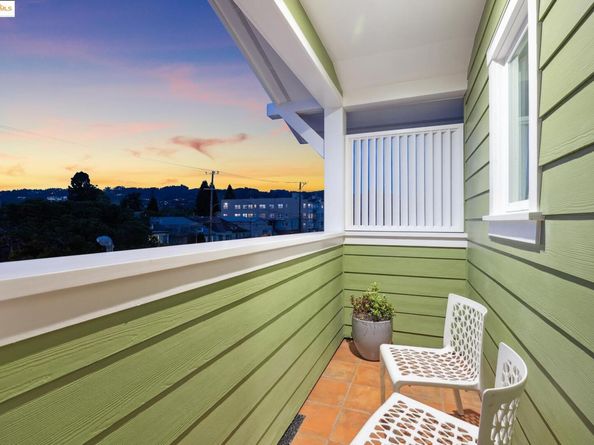 667 & 667A Alcatraz Ave, Oakland CA 94609