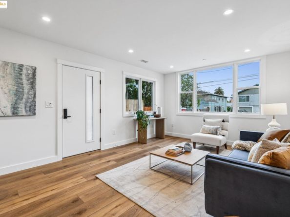 667 & 667A Alcatraz Ave, Oakland CA 94609