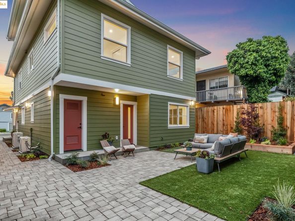 667 & 667A Alcatraz Ave, Oakland CA 94609