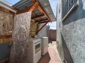 7851 Holly, Oakland CA 94621