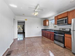 7851 Holly, Oakland CA 94621