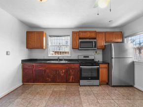 7851 Holly, Oakland CA 94621