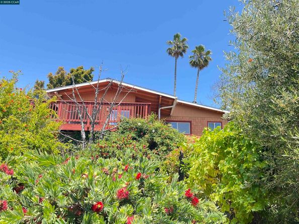 7618 Sunkist Dr, Oakland CA 94605