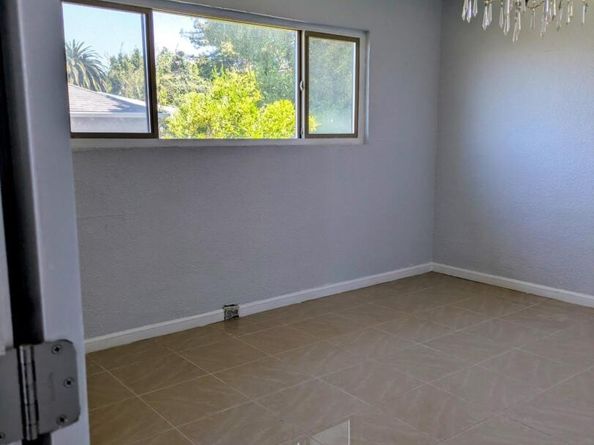 7618 Sunkist Dr, Oakland CA 94605