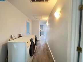 7618 Sunkist Dr, Oakland CA 94605