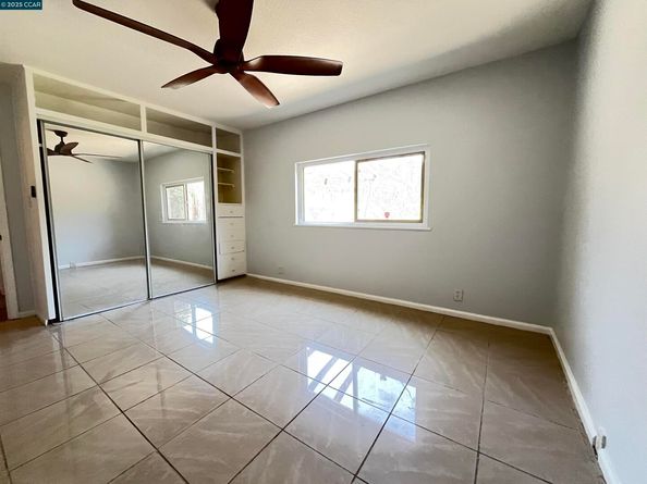 7618 Sunkist Dr, Oakland CA 94605