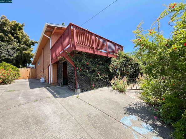 7618 Sunkist Dr, Oakland CA 94605