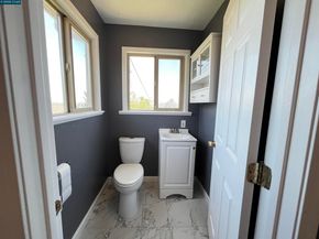 7618 Sunkist Dr, Oakland CA 94605