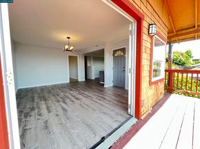 7618 Sunkist Dr, Oakland CA 94605