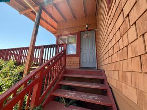 7618 Sunkist Dr, Oakland CA 94605